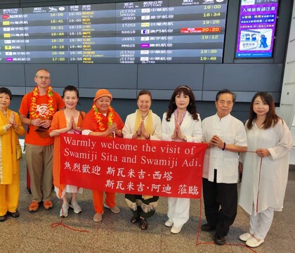 113.4.25-26 Swamiji Sita and Swamiji Adi.蒞臨協會、祈福